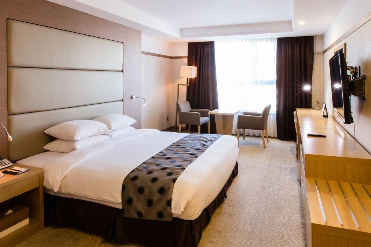 Gyeongju GG Tourist Hotel — rooms and atmosphere