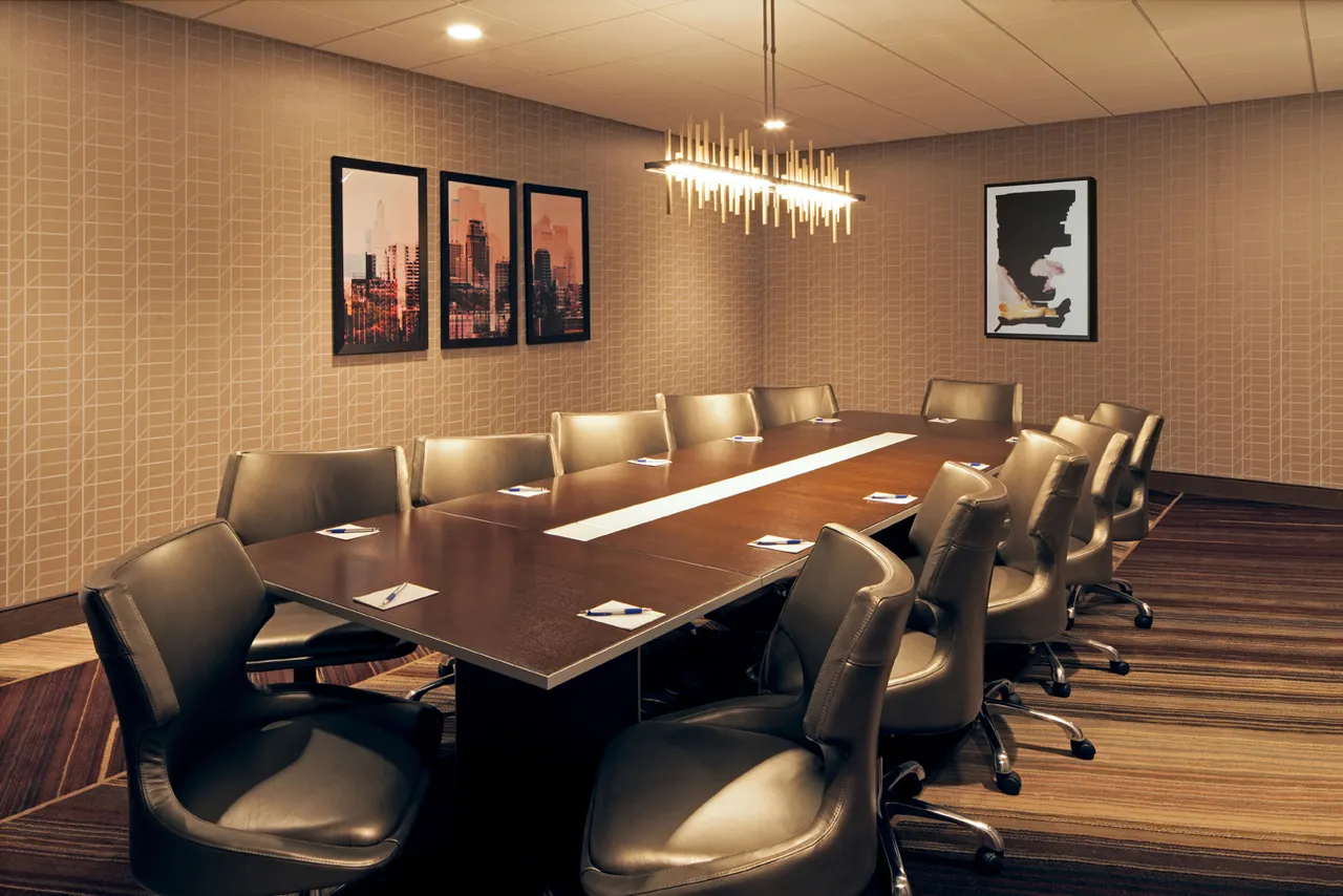 H Hotel Los Angeles, Curio Collection by Hilton — rooms and atmosphere