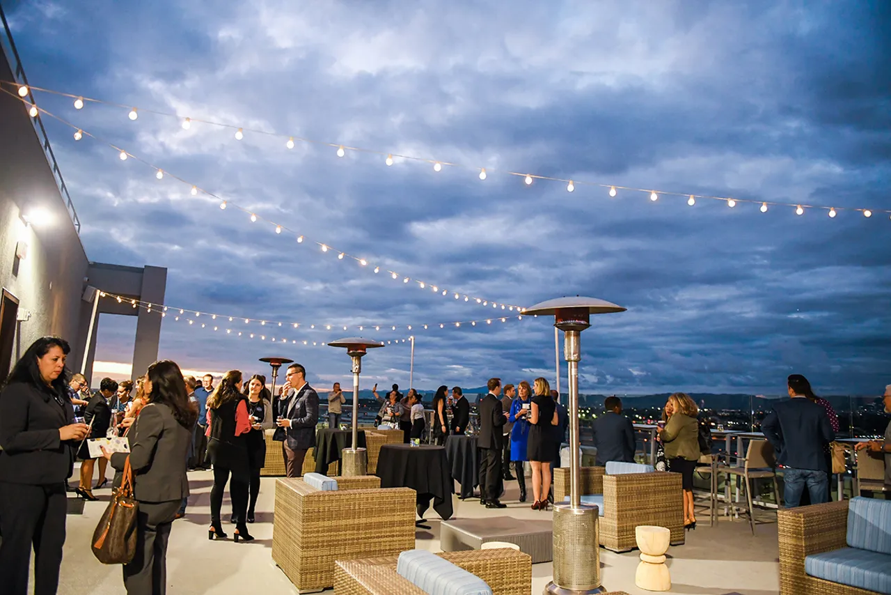 H Hotel Los Angeles, Curio Collection by Hilton — rooms and atmosphere