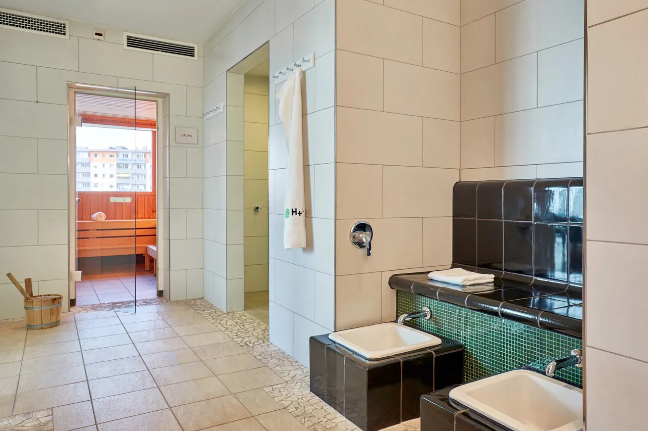 H+ Hotel Salzburg — rooms and atmosphere