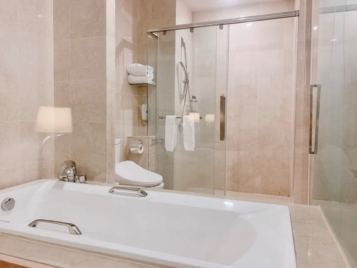 H Resort — rooms and atmosphere