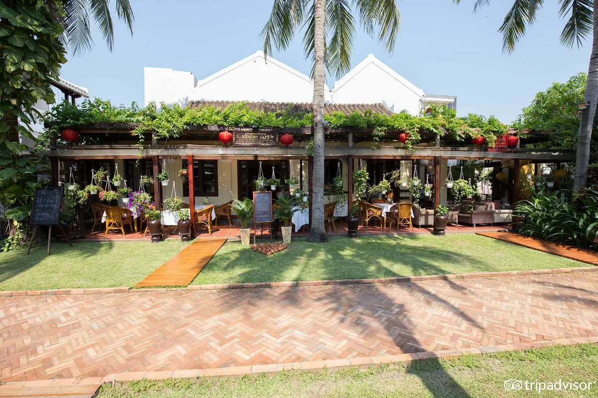 Ha An Hotel Hoi An — rooms and atmosphere