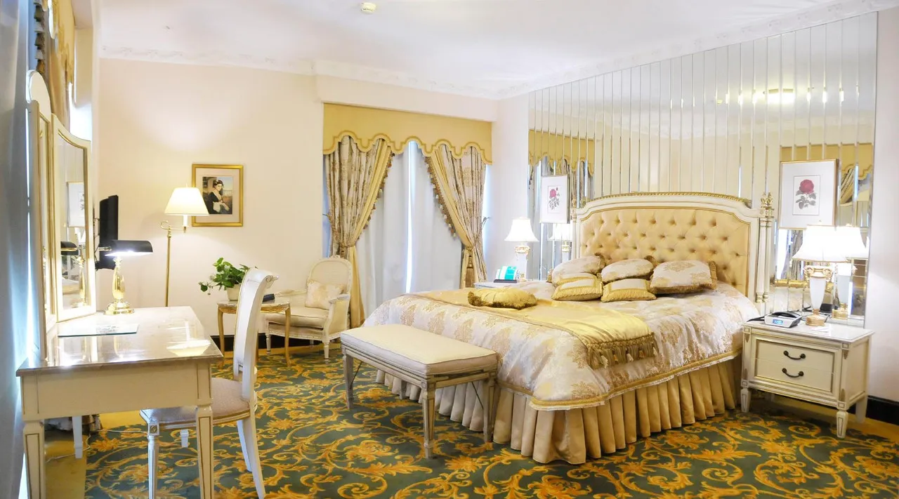 Habitat Hotel All Suites Jeddah — rooms and atmosphere