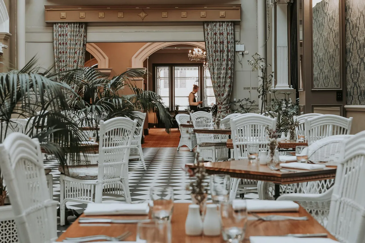 Hadley's Orient Hotel — rooms and atmosphere
