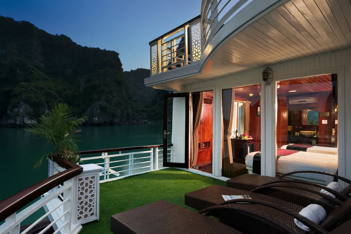 Halong Paloma Cruise — rooms and atmosphere