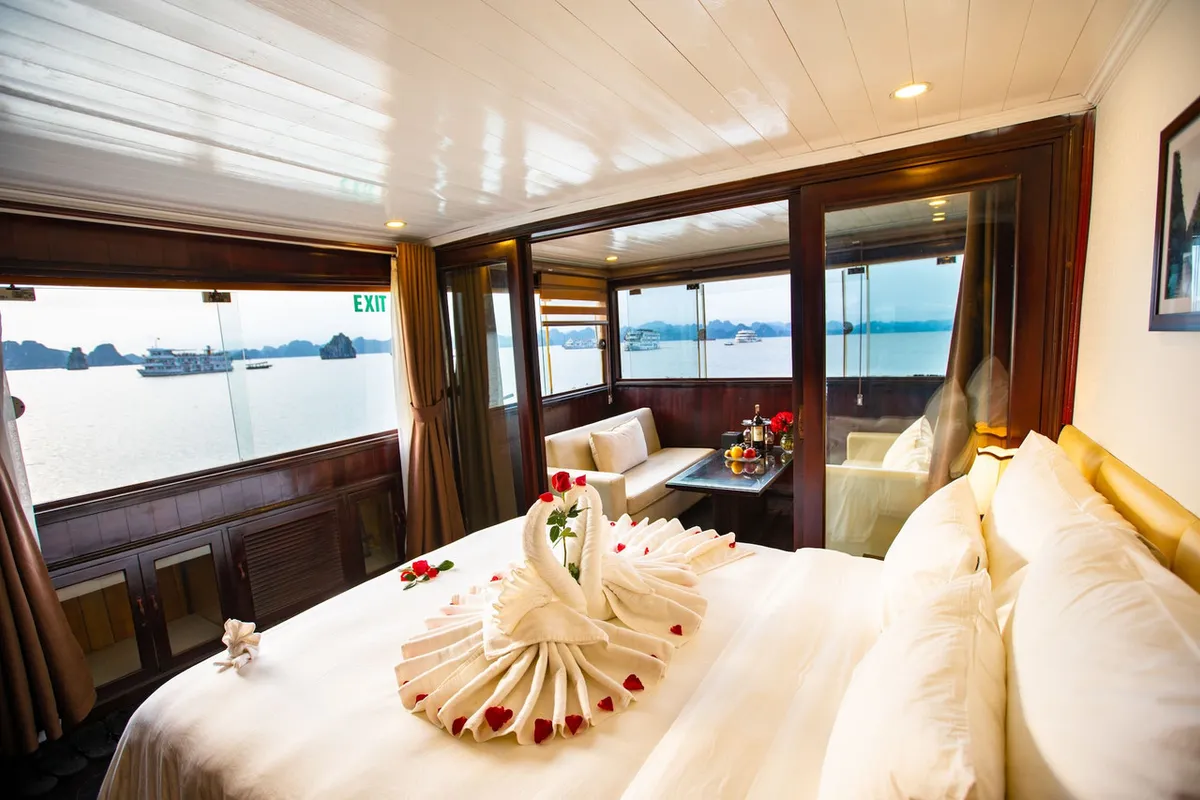 Halong Paloma Cruise — rooms and atmosphere