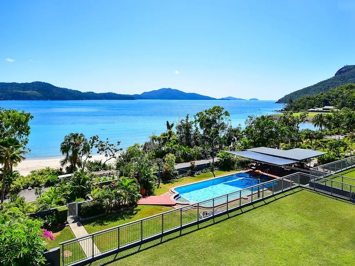 Hamilton Island Holiday Homes — rooms and atmosphere
