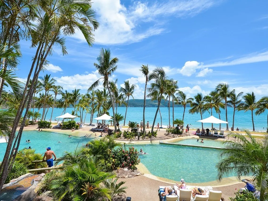 Hamilton Island Holiday Homes — rooms and atmosphere