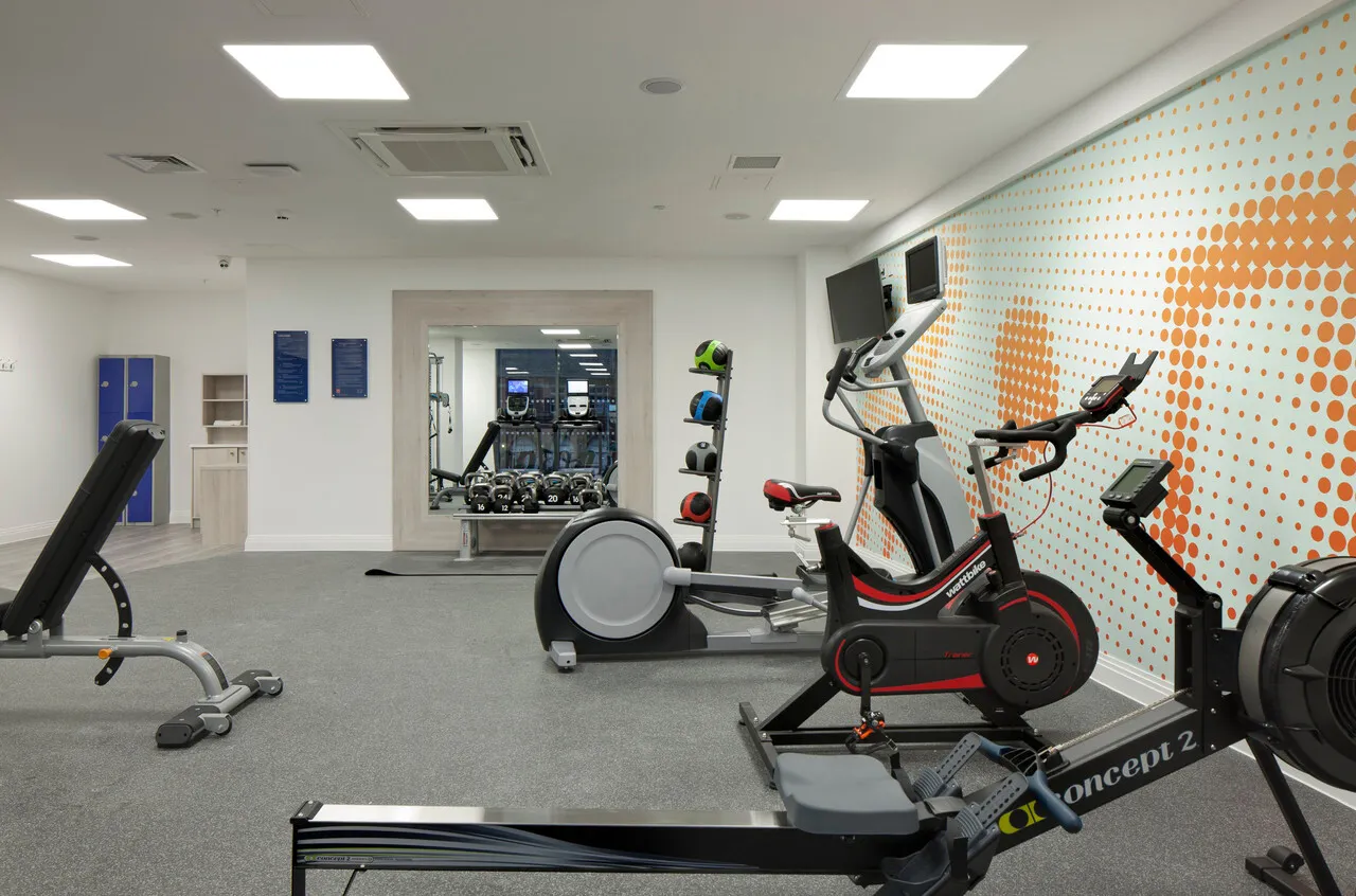 Hampton By Hilton Leeds City Centre — rooms and atmosphere