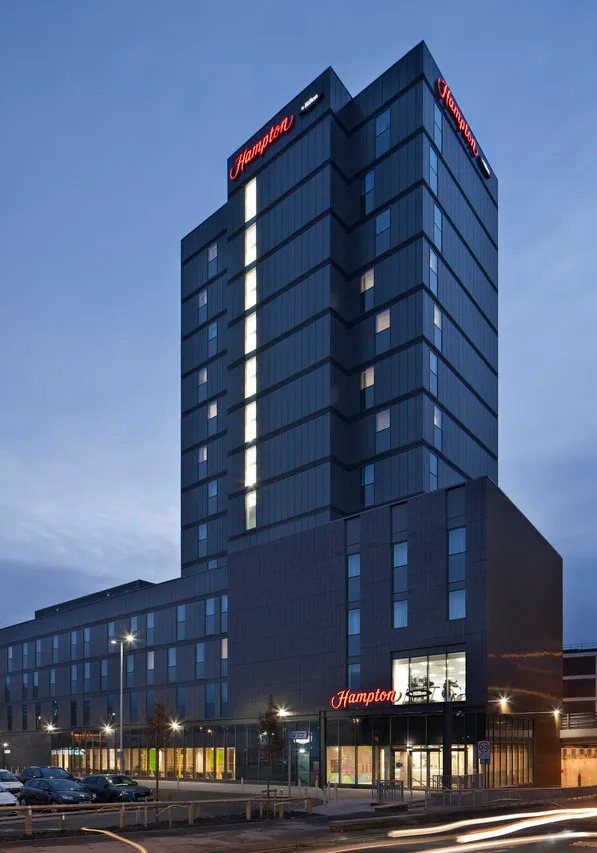 Hampton By Hilton Leeds City Centre — rooms and atmosphere