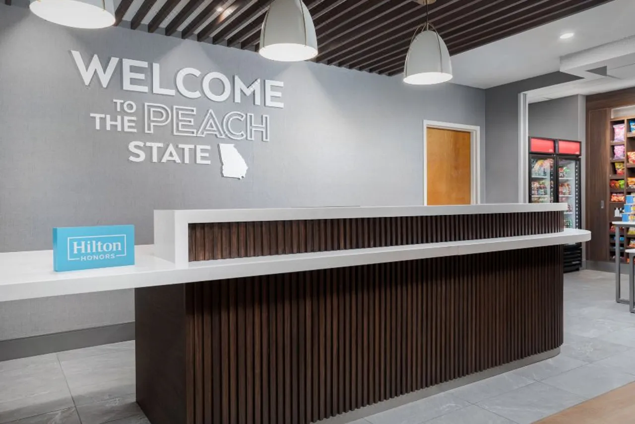 Hampton Inn & Suites Atlanta-Six Flags — rooms and atmosphere