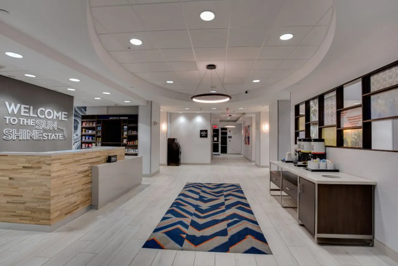 Hampton Inn & Suites Ft. Lauderdale/Miramar — rooms and atmosphere