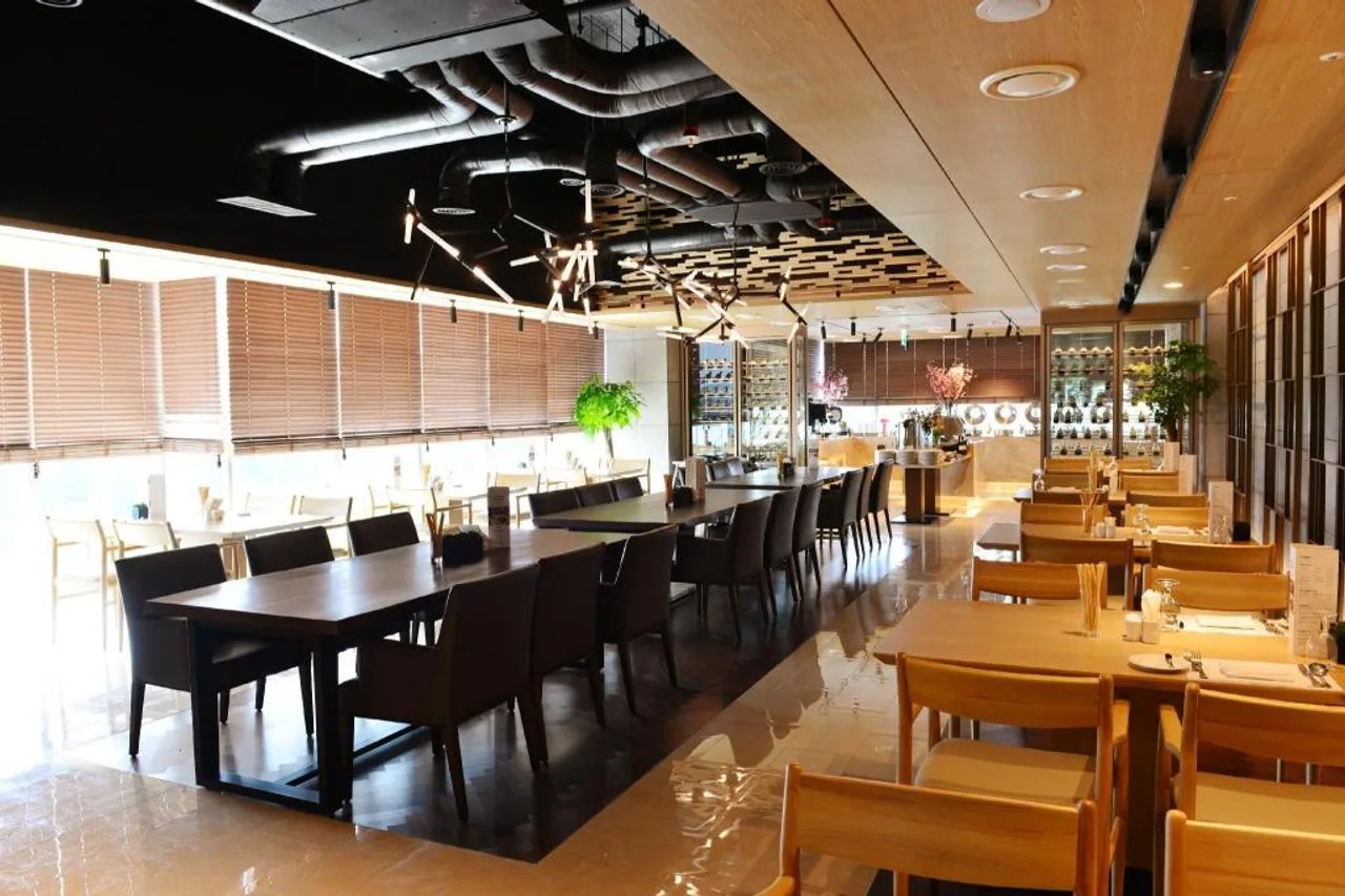Harbor Park Hotel — rooms and atmosphere