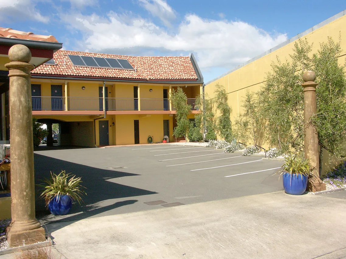 Harbourside Lodge — rooms and atmosphere