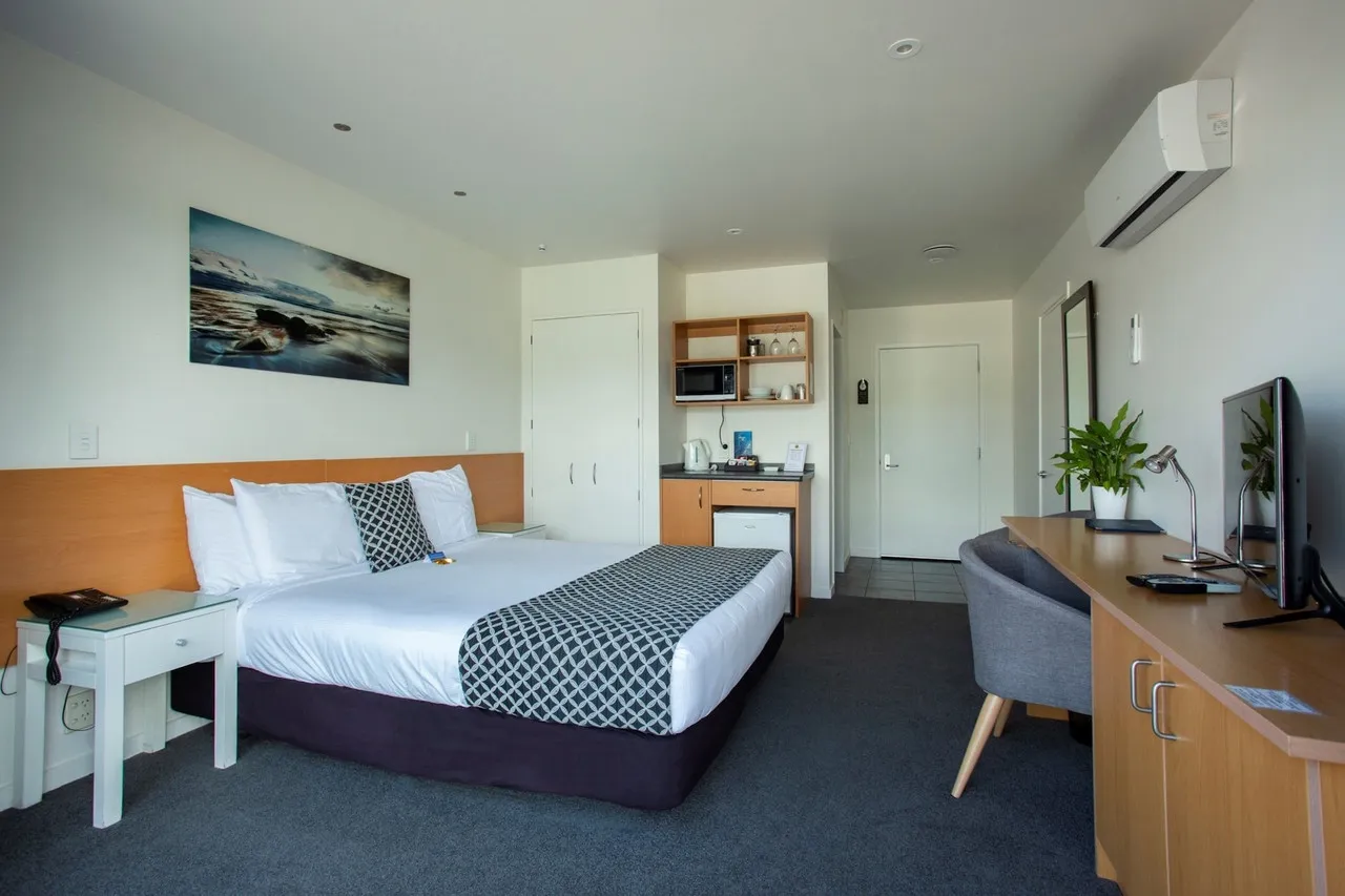 Harbourside Lodge — rooms and atmosphere
