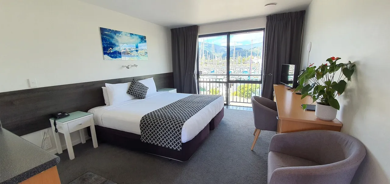 Harbourside Lodge — rooms and atmosphere
