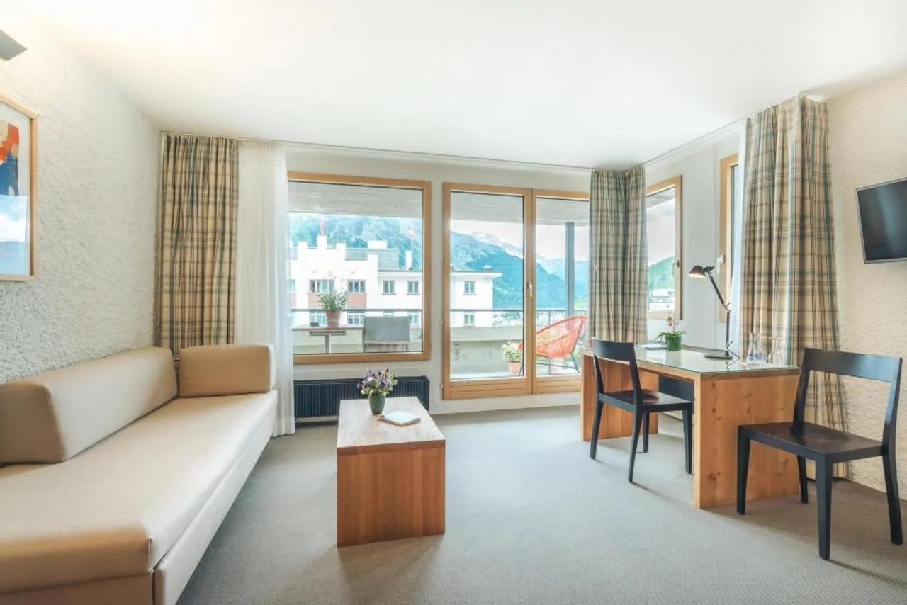 Hotel Hauser St. Moritz — rooms and atmosphere