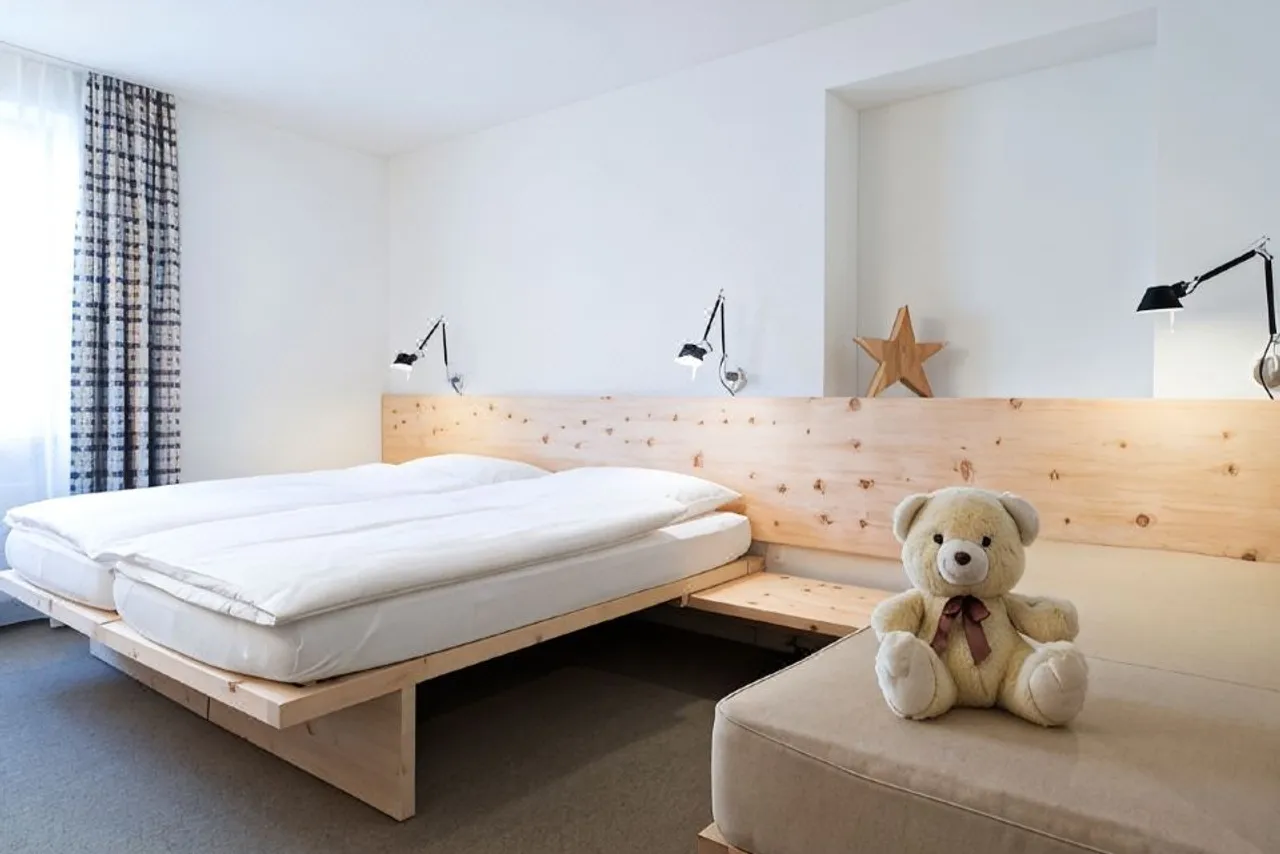 Hotel Hauser St. Moritz — rooms and atmosphere