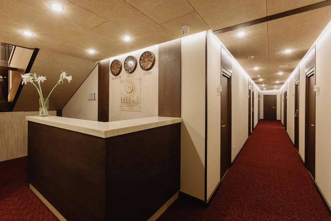 Helix Hotel — ภาพห้องพักและบรรยากาศ