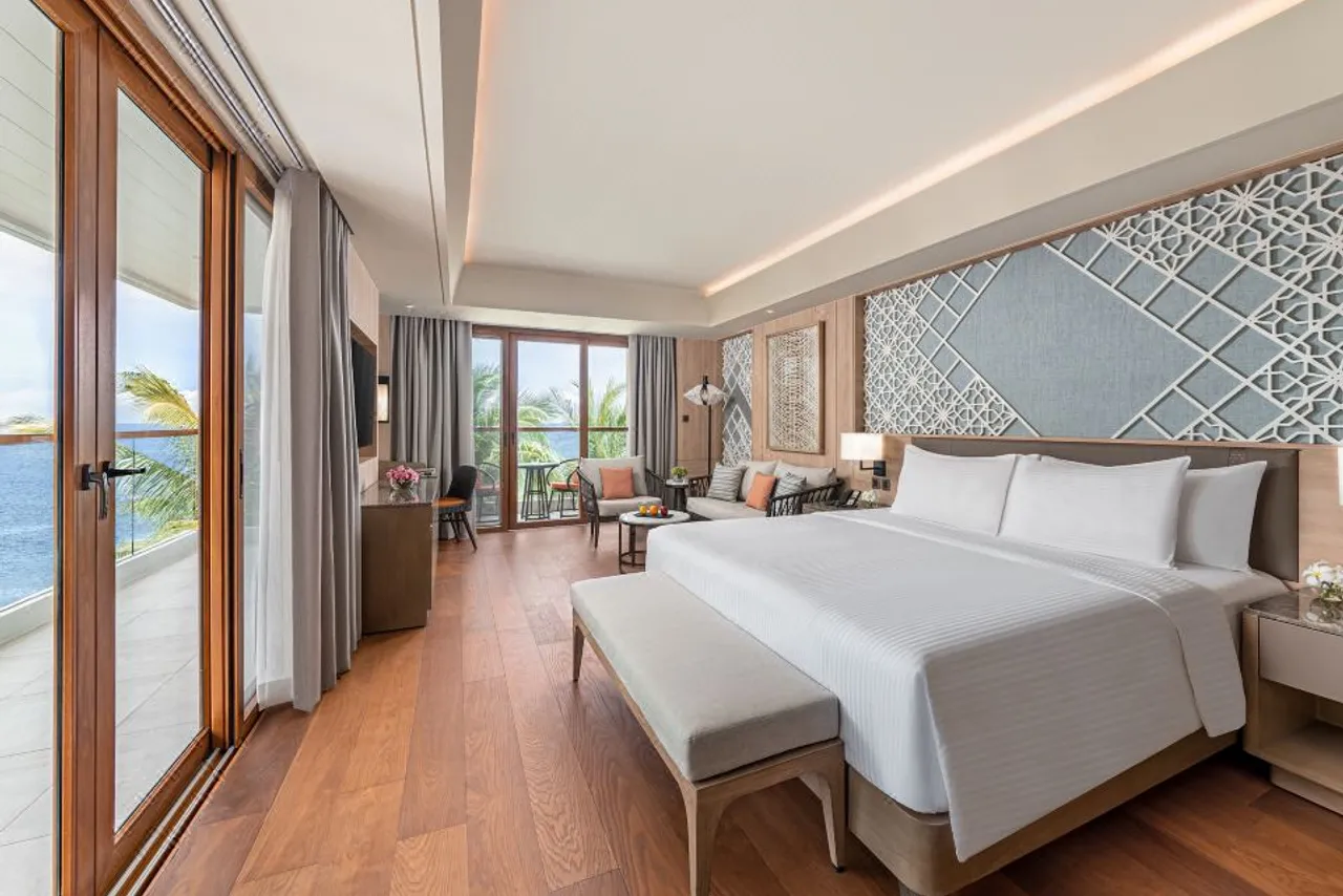 Henann Premier Coast Resort — rooms and atmosphere