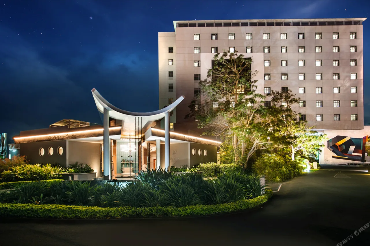 Hennessy Park Hotel — พอร์ตหลุยส์