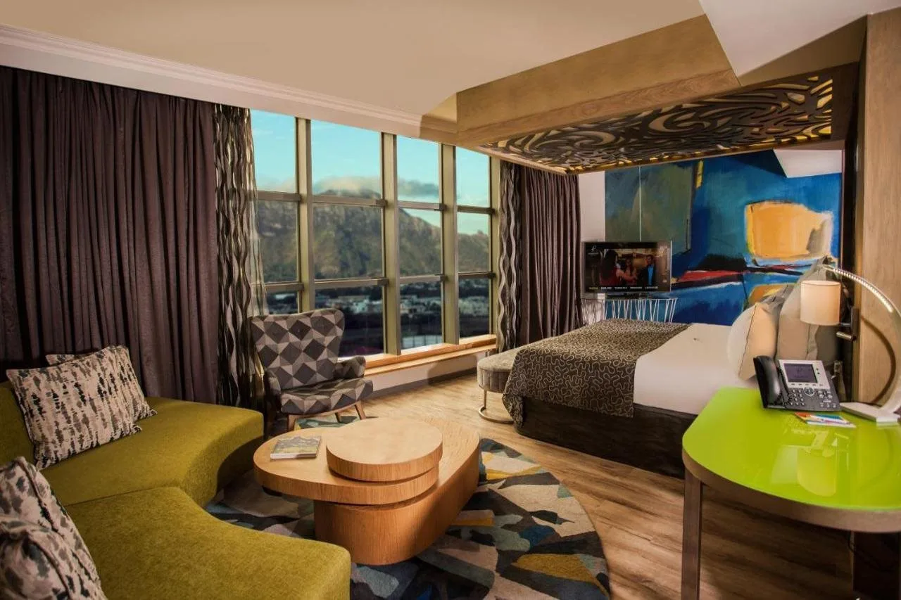 Hennessy Park Hotel — ภาพห้องพักและบรรยากาศ