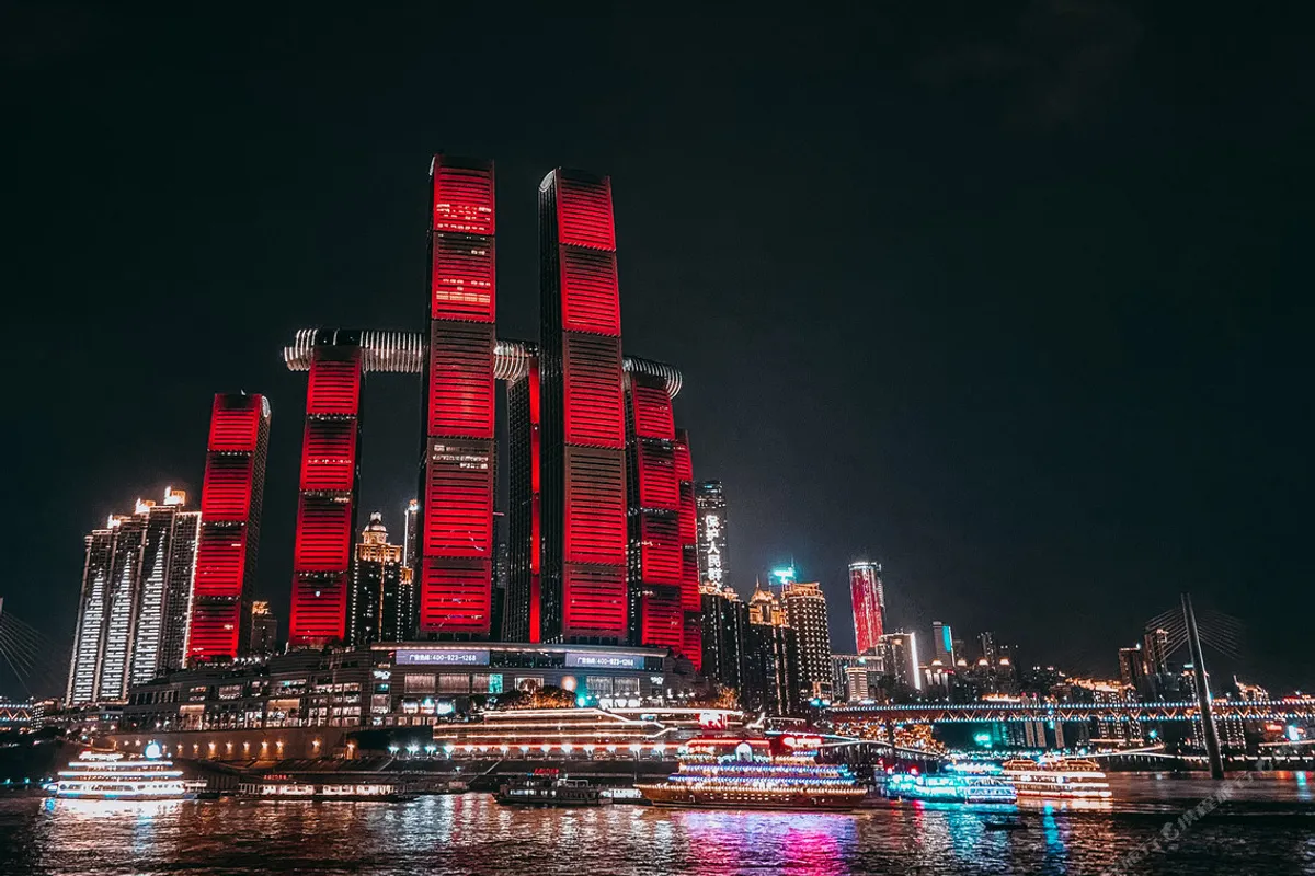 Desti Youth Park Chongqing Jiefangbei — rooms and atmosphere