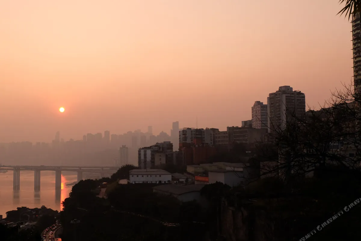Desti Youth Park Chongqing Jiefangbei — rooms and atmosphere