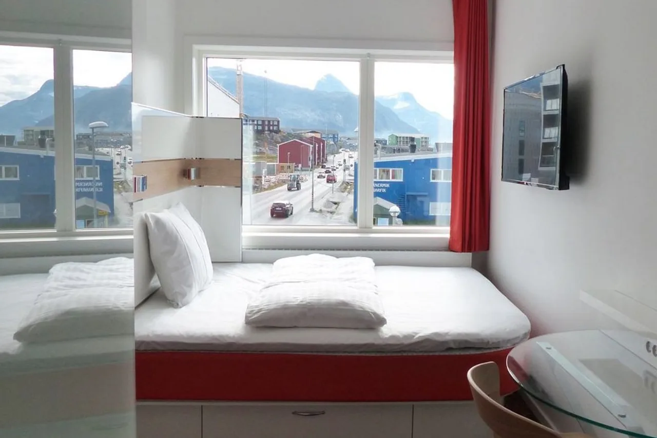 HHE Express — rooms and atmosphere