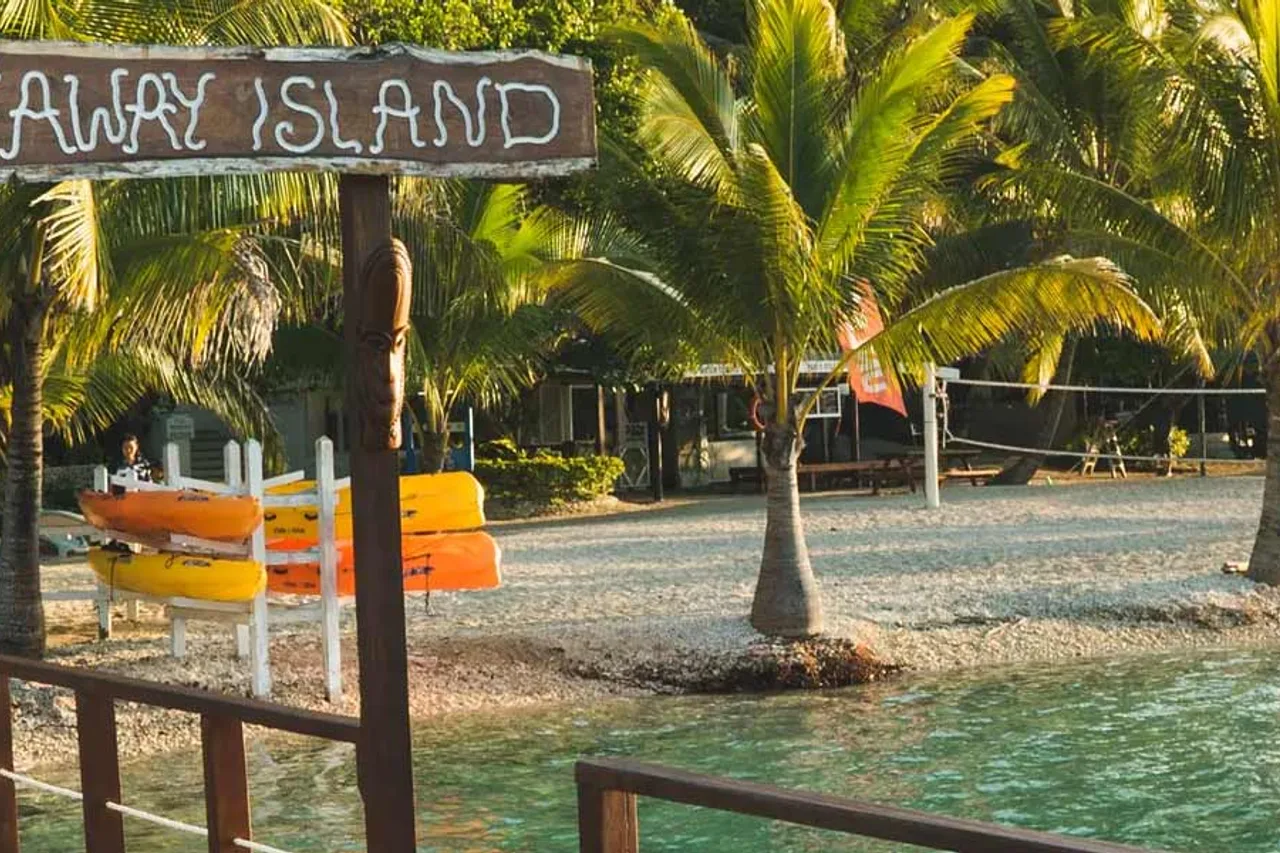 Hideaway Island Resort & Marine Sanctuary — rooms and atmosphere