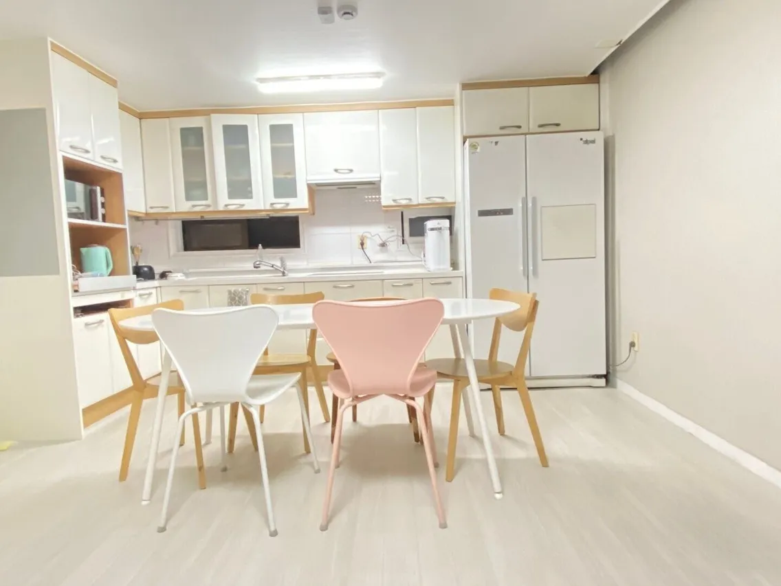 High Street Guesthouse Hongdae — rooms and atmosphere