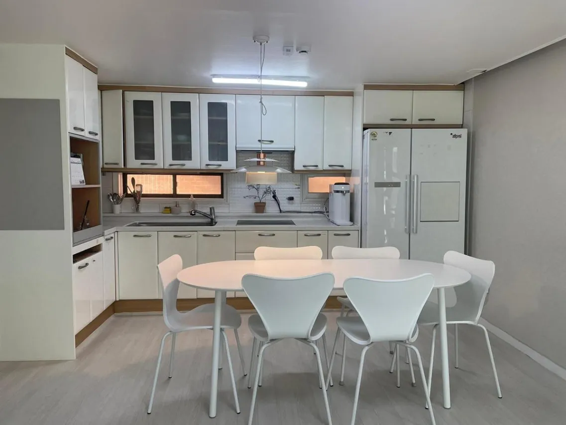 High Street Guesthouse Hongdae — rooms and atmosphere