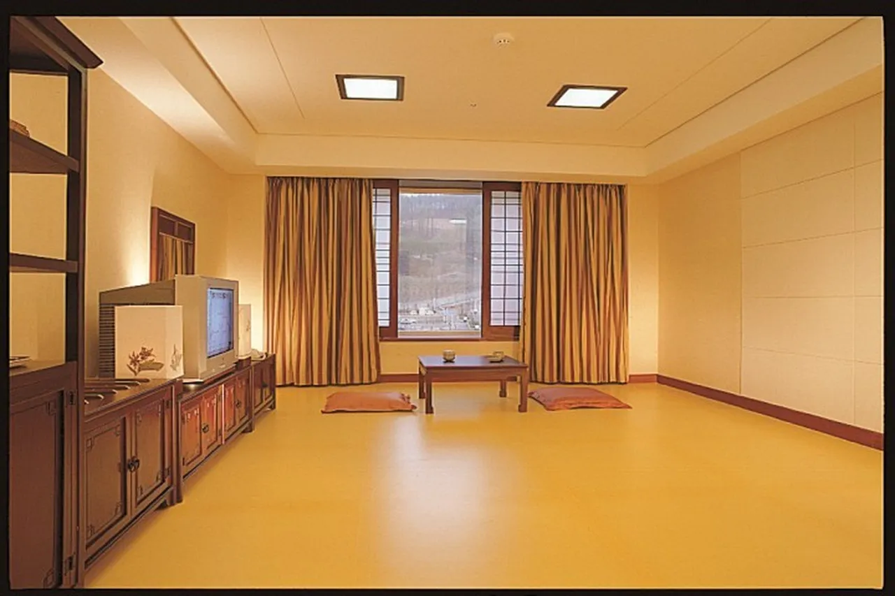 High1 Grand Hotel — rooms and atmosphere