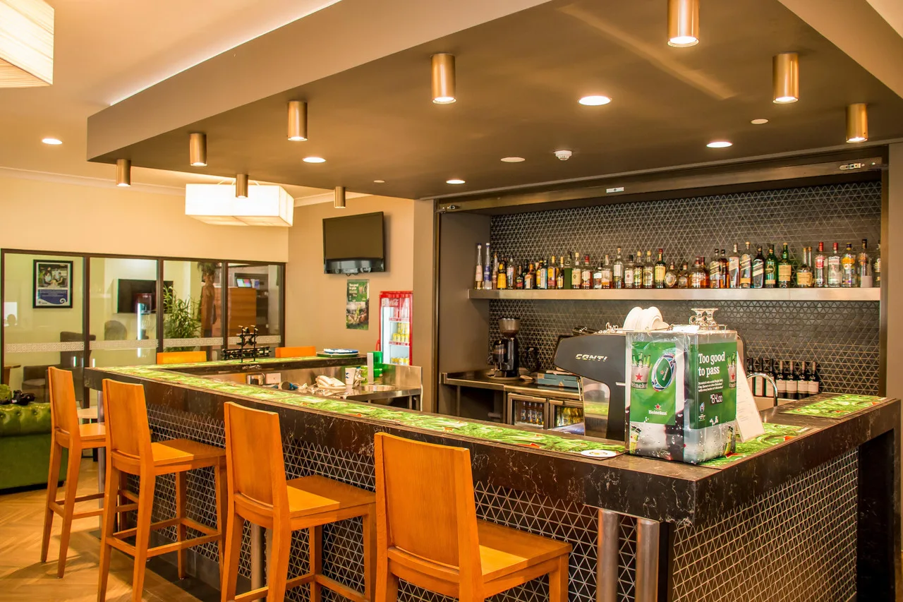 Highlander Hotel & Apartments — ภาพห้องพักและบรรยากาศ