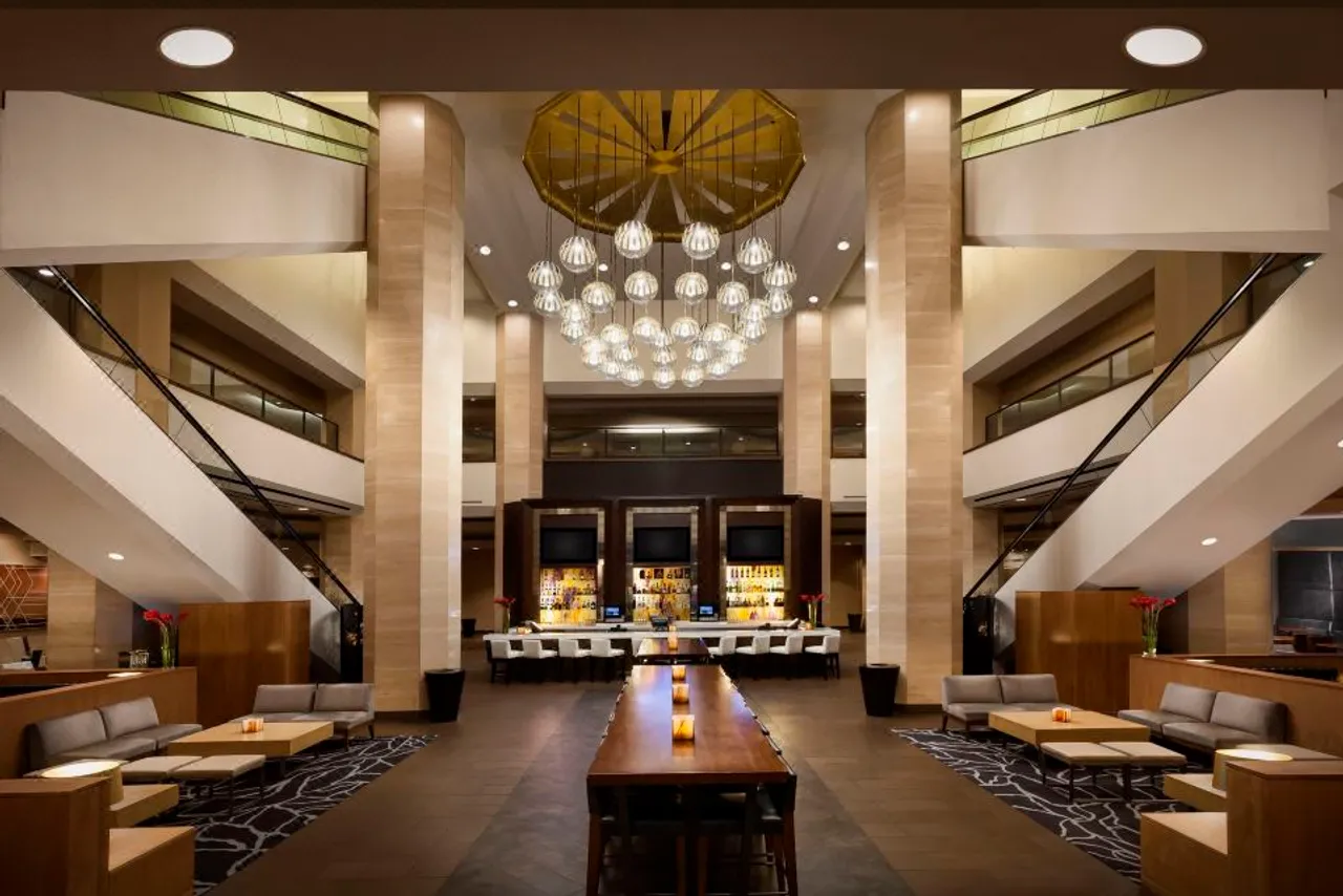 Hilton Anaheim — rooms and atmosphere