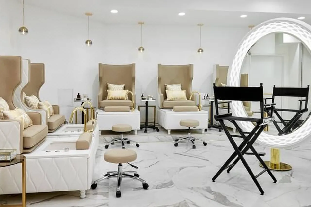 Hilton Anaheim — rooms and atmosphere