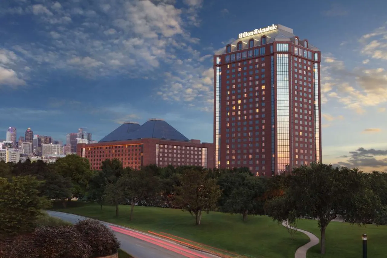 Hilton Anatole — rooms and atmosphere