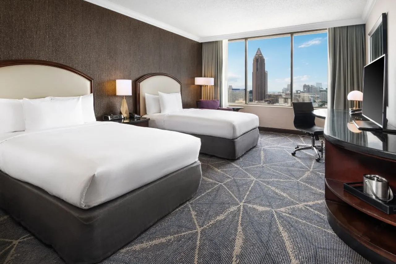 Hilton Atlanta — rooms and atmosphere