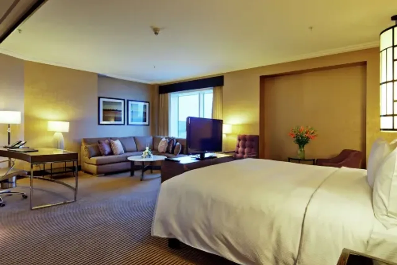 Hilton Baku — rooms and atmosphere