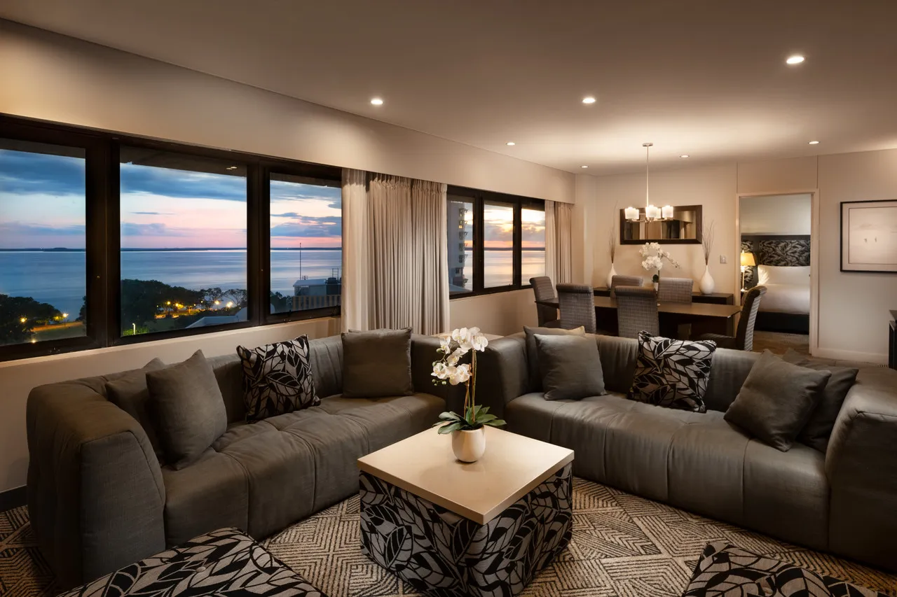 Hilton Darwin — rooms and atmosphere