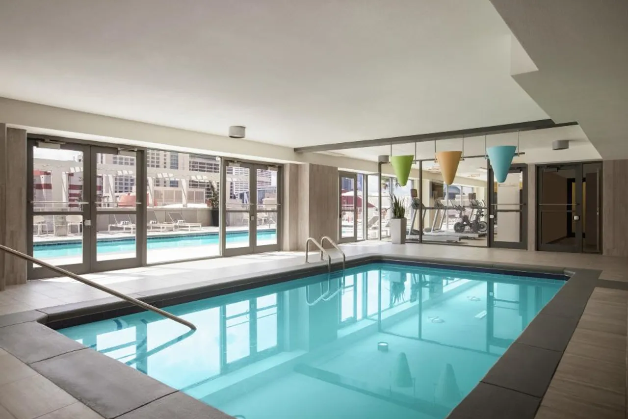 Hilton Garden Inn Atlanta Downtown — rooms and atmosphere