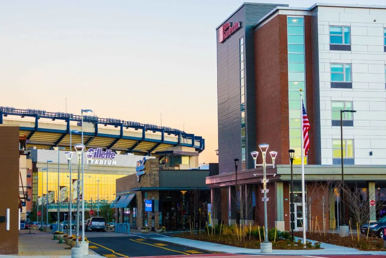 Hilton Garden Inn Foxborough Patriot Place — rooms and atmosphere