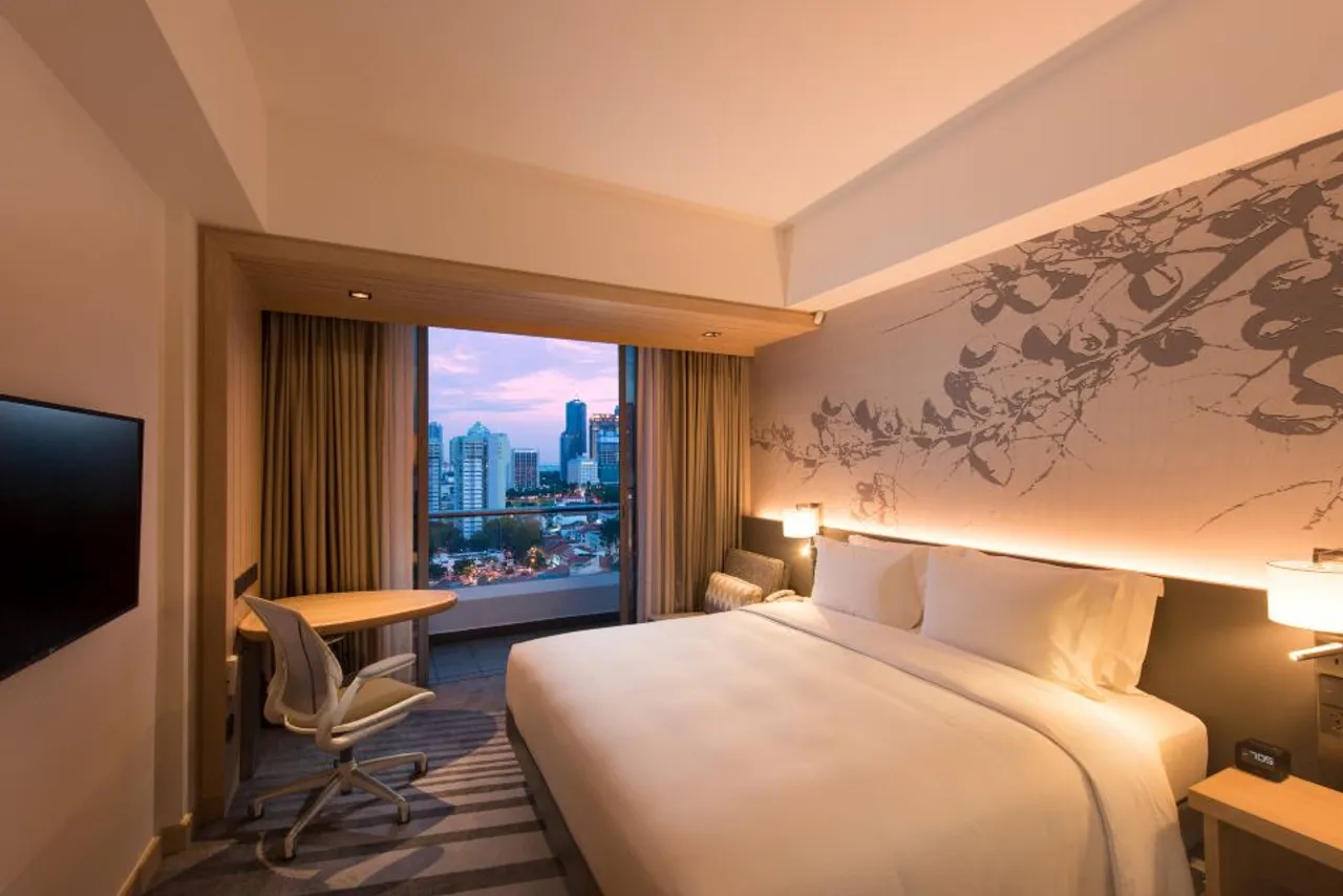 Hilton Garden Inn Singapore Serangoon — rooms and atmosphere