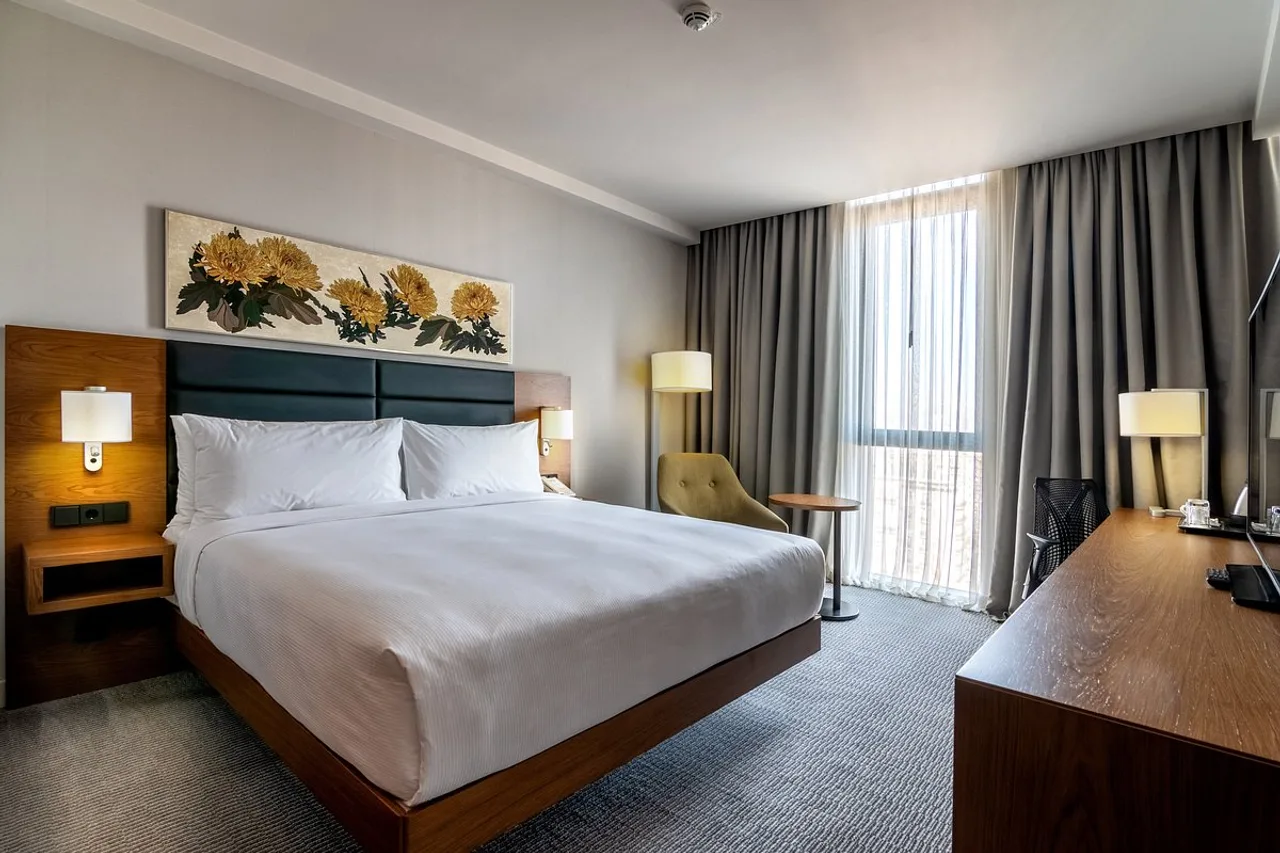 Hilton Garden Inn Tbilisi Chavchavadze — rooms and atmosphere