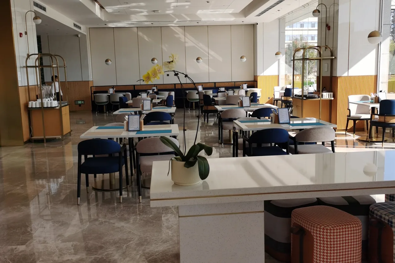 Hilton Kunming — rooms and atmosphere