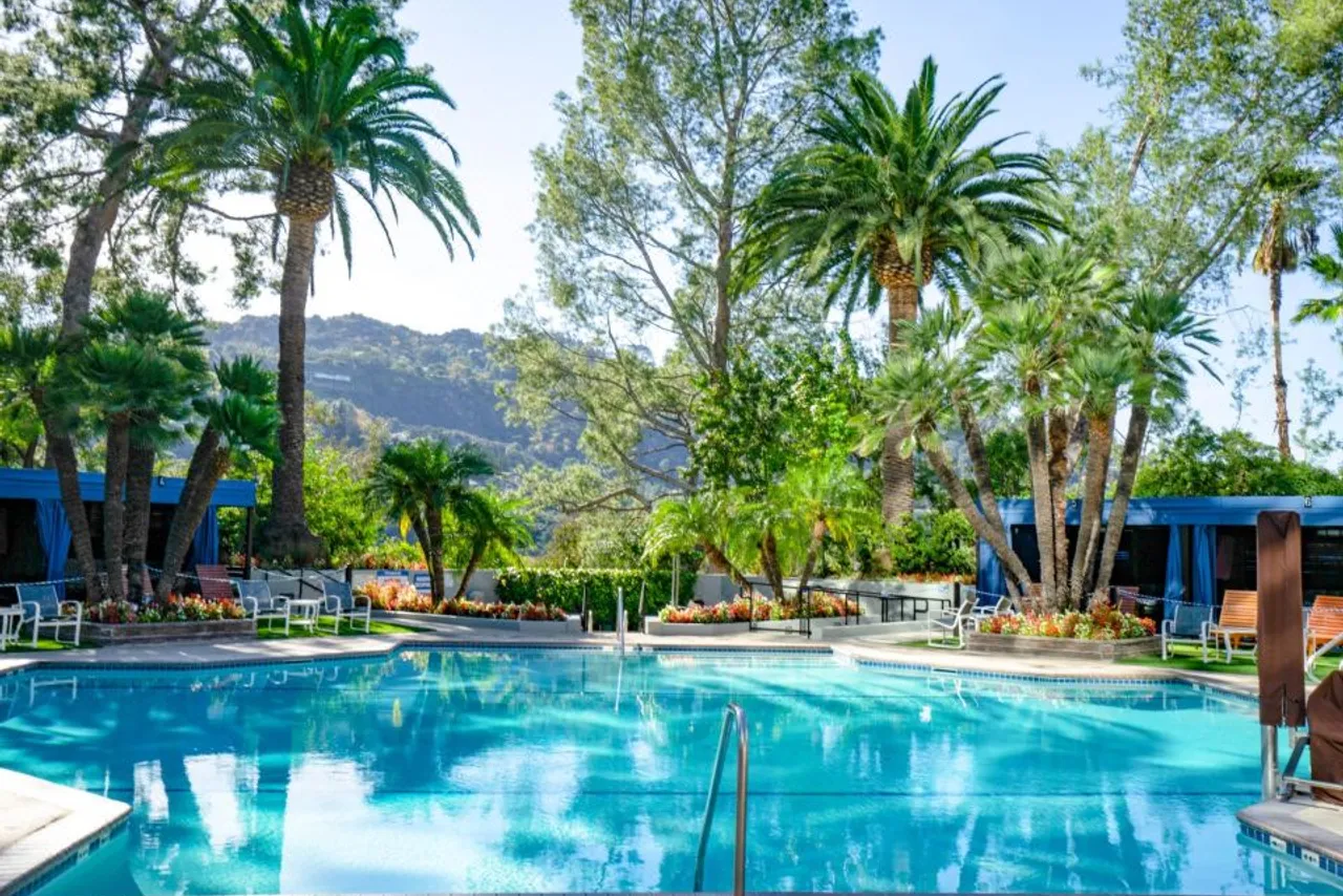Hilton Los Angeles / Universal City — rooms and atmosphere