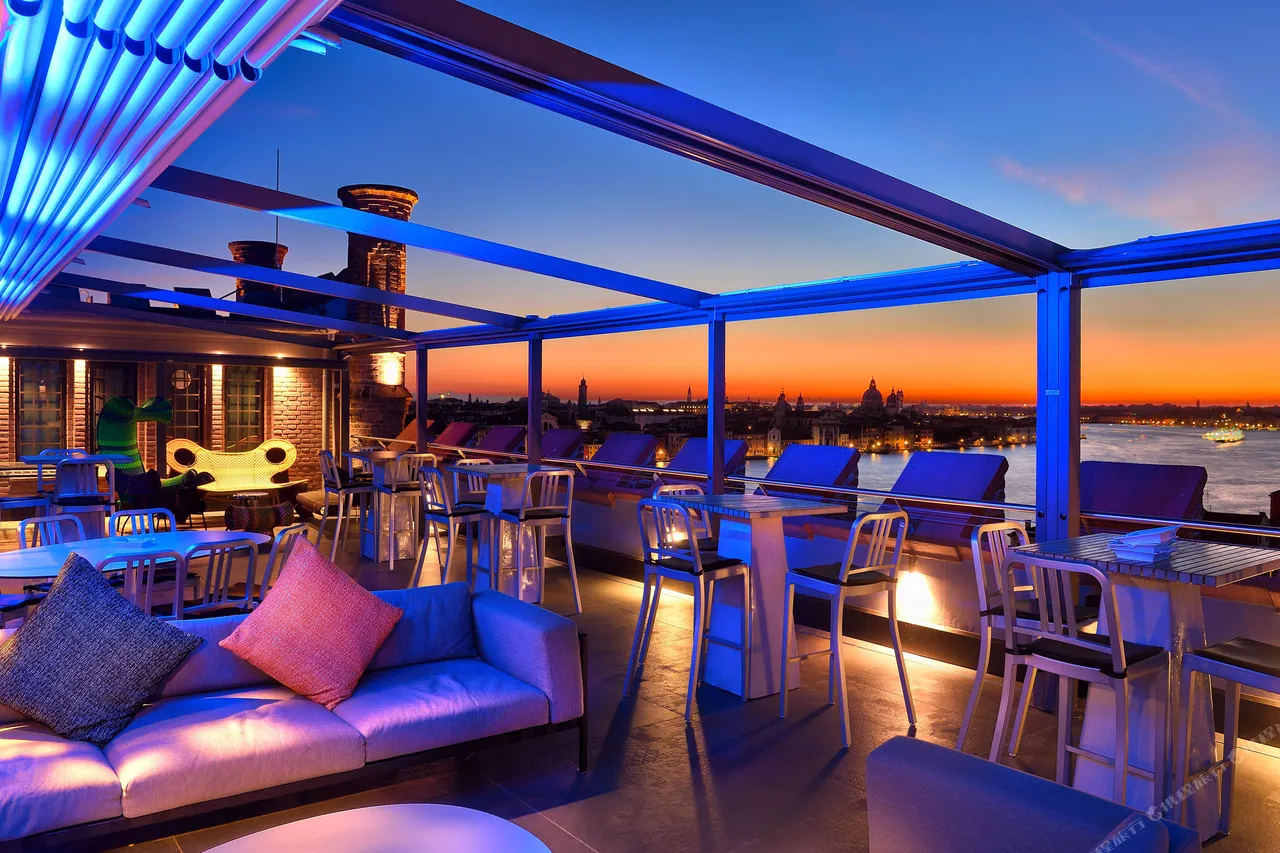 Hilton Molino Stucky Venice — rooms and atmosphere