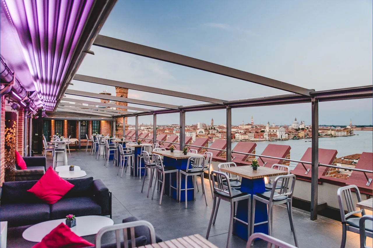 Hilton Molino Stucky Venice — rooms and atmosphere