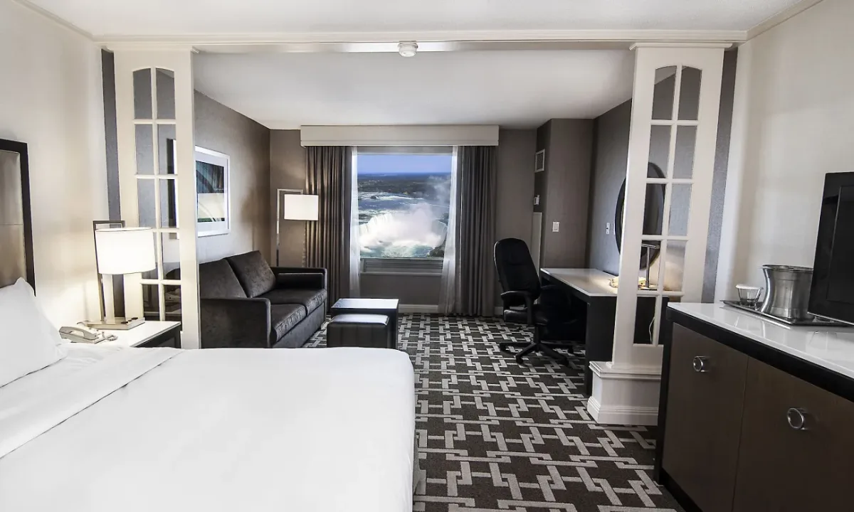 Hilton Niagara Falls/Fallsview Hotel and Suites — ภาพห้องพักและบรรยากาศ