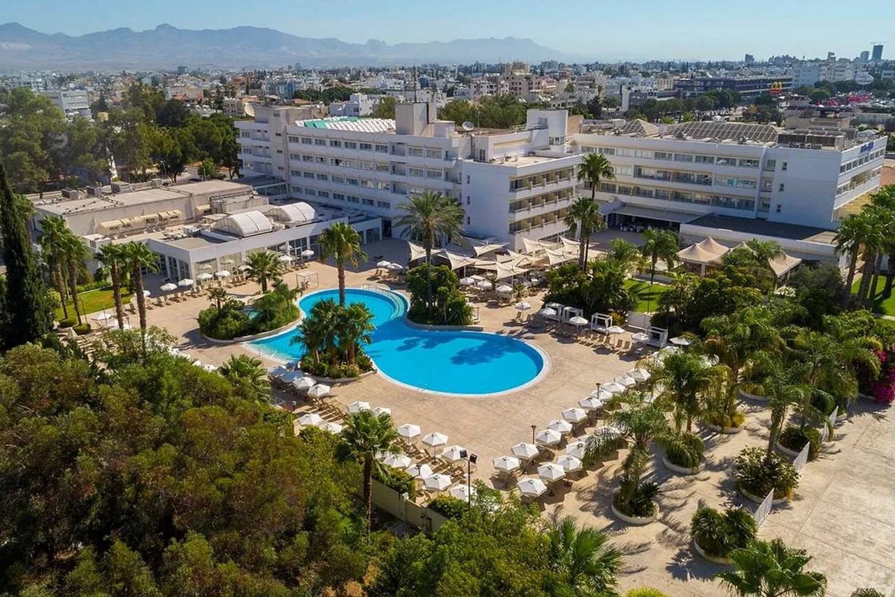 Hilton Nicosia — rooms and atmosphere